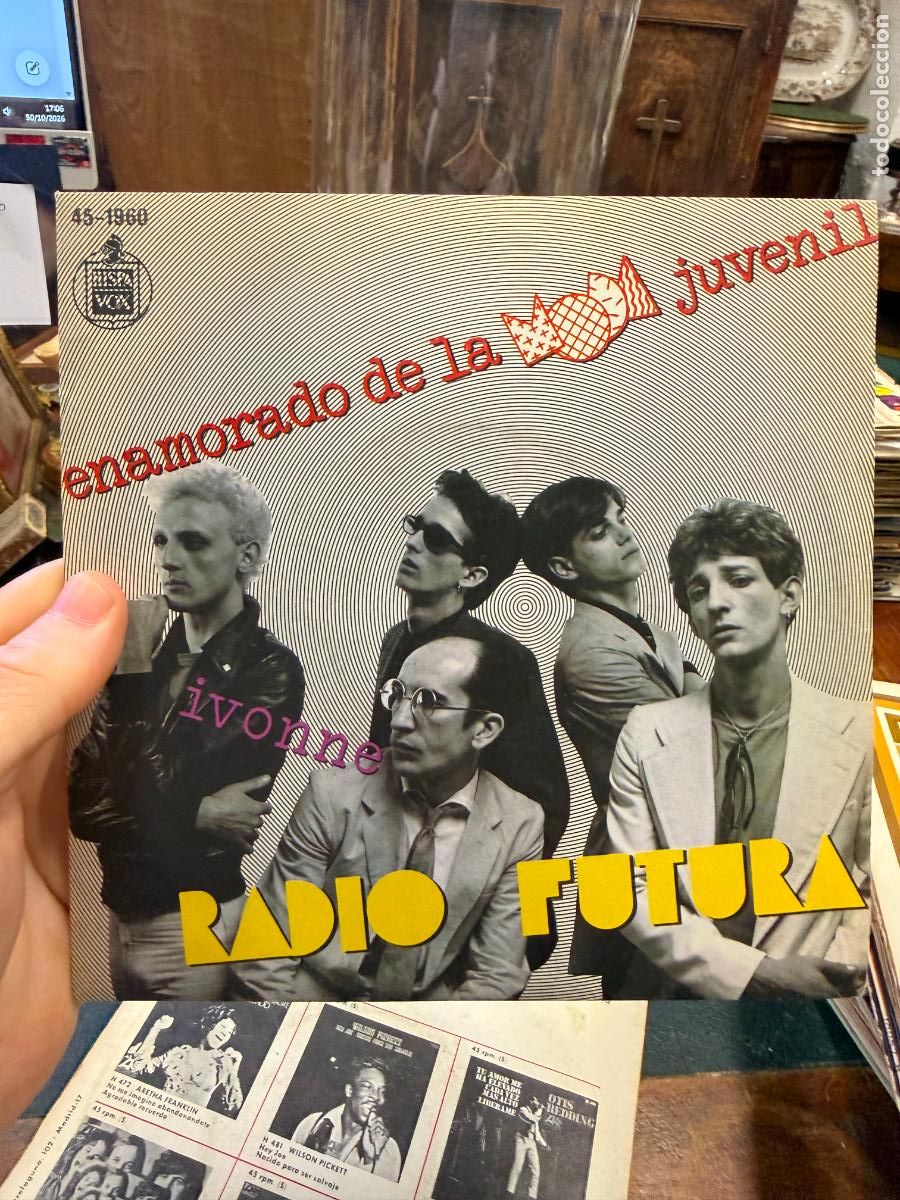 Discos de vinilo: SINGLES RADIO FUTURA - ENAMORADO DE LA JUVENIL