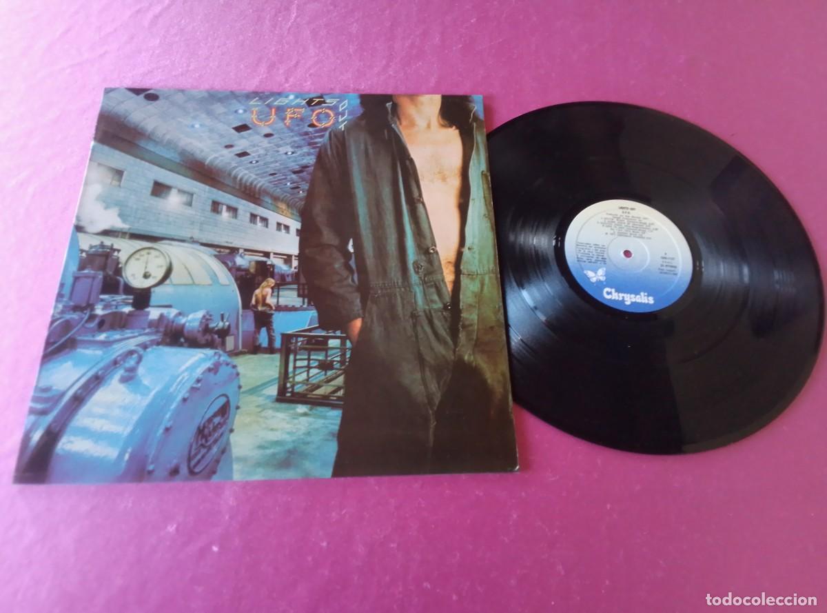 Discos de vinilo: UFO LIGHTS OUT 1977 LP L3 2 41