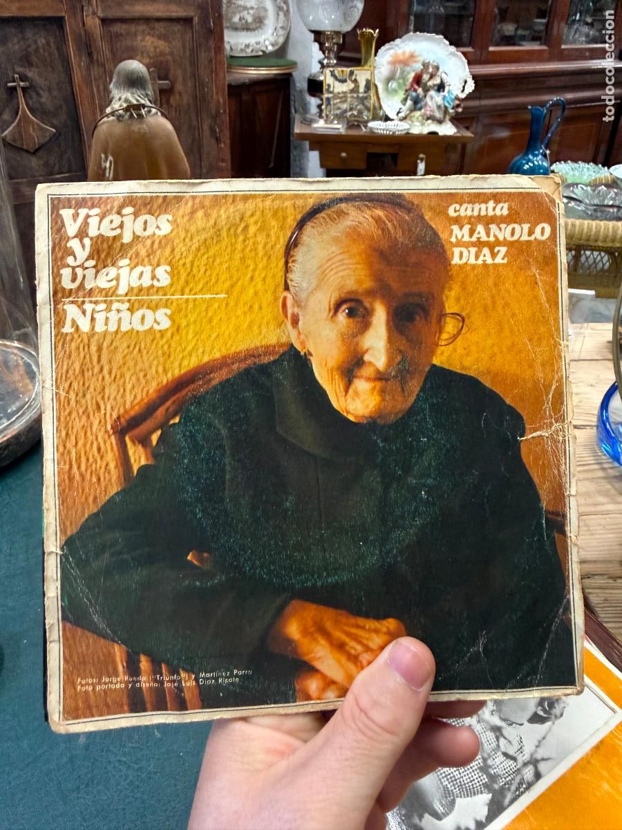 Discos de vinilo: SINGLE CANTA MANOLO DIAZ - VIEJOS Y VIEJAS