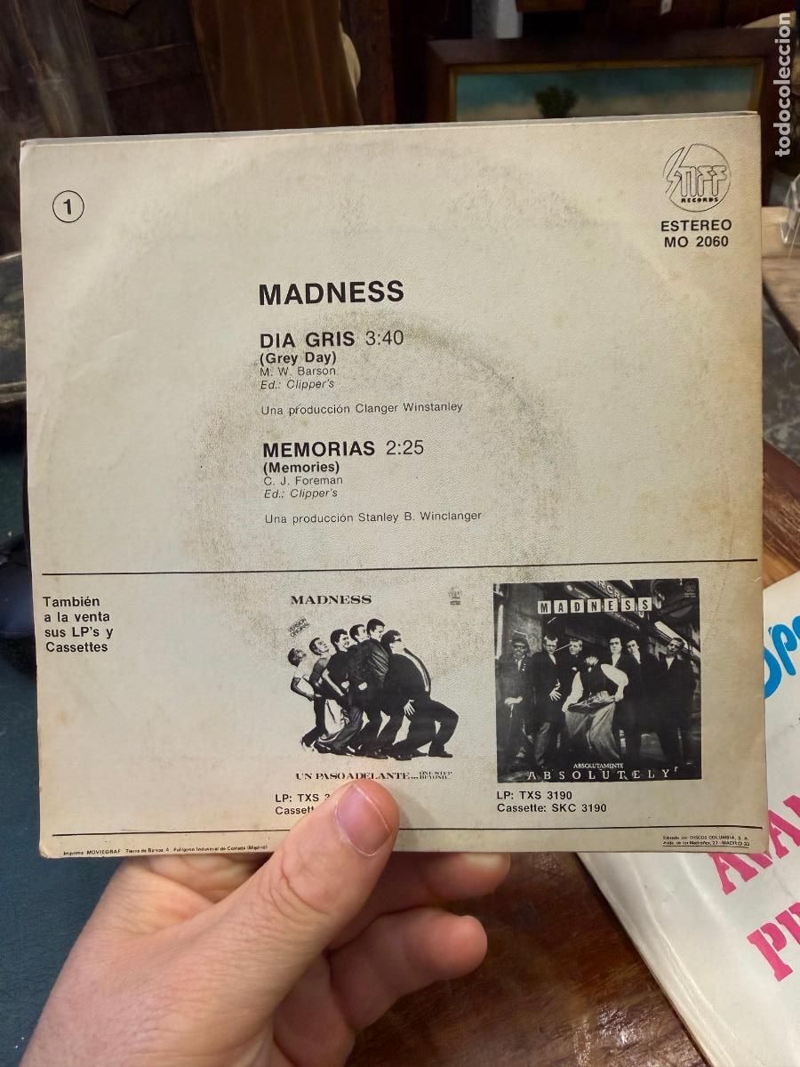 Discos de vinilo: SINGLE MADNESS - DIA GRIS - Foto 2