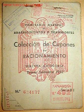 Documentos antiguos: Cartilla cupones de racionamiento 1952 - Foto 1