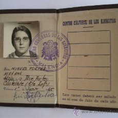 Documentos antiguos: CARNET MILITAR: CENTRO CULTURAL DE LOS EJERCITOS, VALENCIA 1965 (6X9CM APROX). Lote 33554764