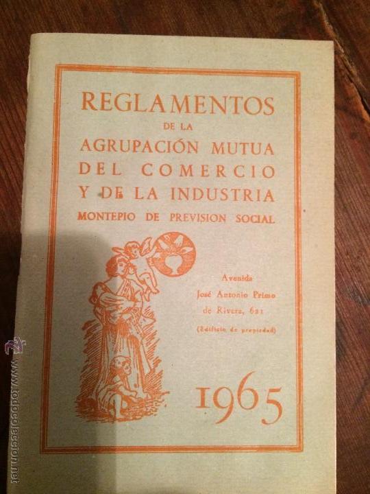 Documentos antiguos: Libro librito Reglamento Agrupaci&oacute;n mutua del comercio de Montepio de prevision social - Foto 1