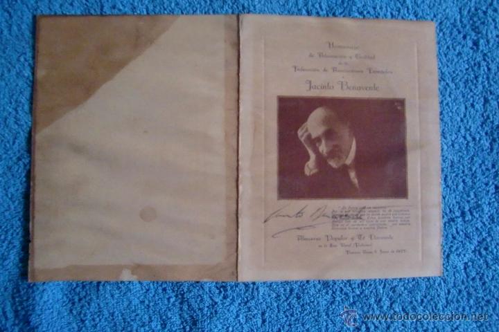 Documentos antiguos: FIRMA DE JACINTO BENAVENTE SOBRE UN PROGRAMA DEL HOMENAJE QUE RECIBI&Oacute; EN BUENOS AIRES EL 4 DE JUNIO