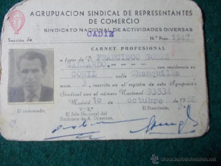Documentos antiguos: Carnet de la agrupaci&oacute;n sindical de representantes de comercio - Foto 1
