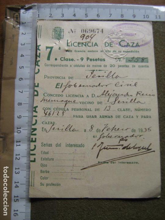 Documentos antiguos: LICENCIA DE CAZA FECHADA EN SEVILLA EN 1938 - Foto 1