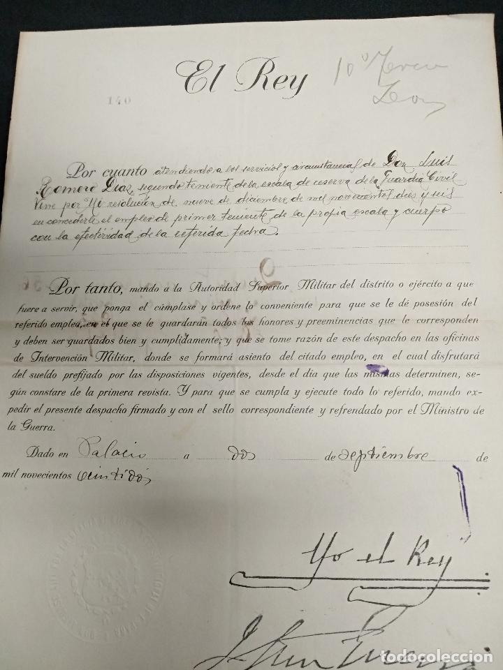 Documentos antiguos: EL REY - CONCESION DE EMPLEO DE PRIMER TENIENTE - 1922 - Foto 2