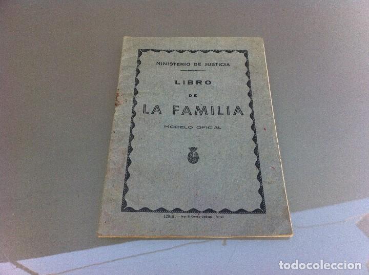 Documents Anciens: LIBRO DE FAMILIA. MINISTERIO DE JUSTICIA. MODELO OFICIAL.  Imp. EL CORREO GALLEGO, FERROL, 1968.