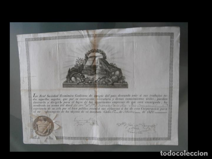 Documentos antiguos: La Real Sociedad Gaditana de Amigos del Pais, deseando unir &aacute; sus trabajos...Juan Miguel de los Rios