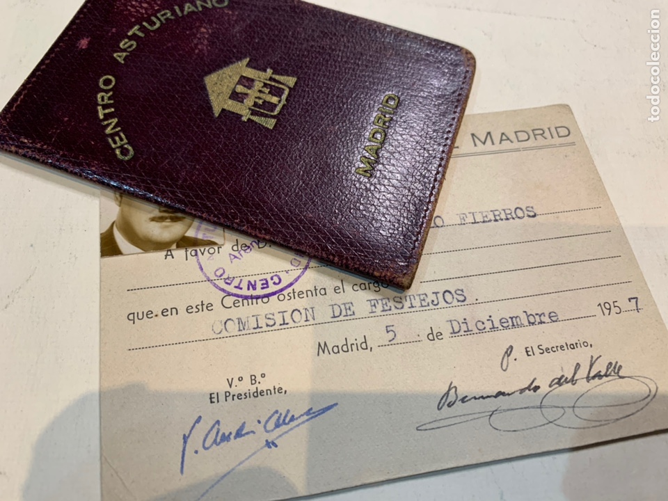 Documentos antiguos: Carnet del Centro Asturiano de Madrid a&ntilde;o 1953 - Foto 1