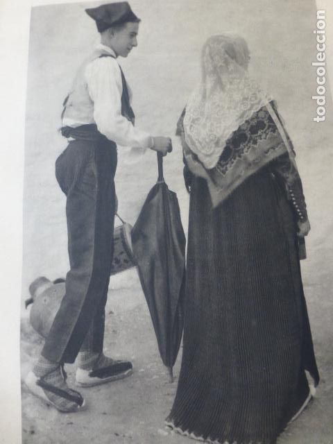 Alte Dokumente: IBIZA BALEARES PAREJA CON TRAJE ANTIGUO ANTIGUA LAMINA HUECOGRABADO A&Ntilde;OS 40