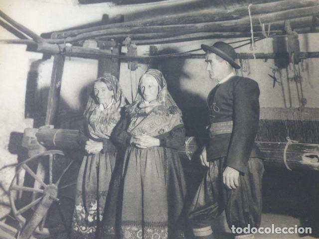 Documentos antiguos: VAL DE SAN LORENZO LE&Oacute;N MARAGATOS TELAR ANTIGUA LAMINA HUECOGRABADO A&Ntilde;OS 40