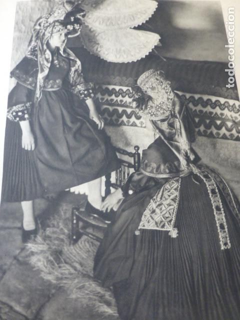 Documentos antiguos: MONTEHERMOSO CACERES MUJERES ANTIGUA LAMINA HUECOGRABADO A&Ntilde;OS 40