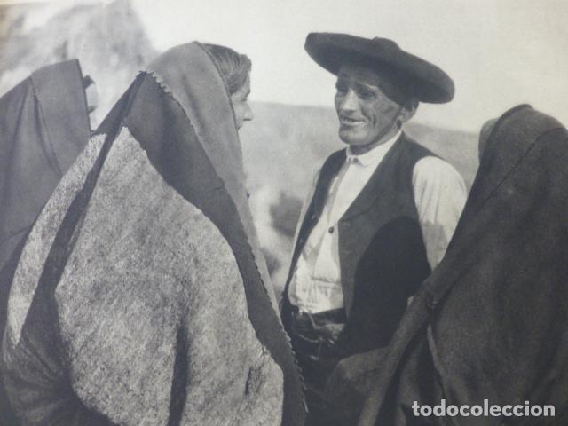 Documentos antiguos: SEPULVEDA SEGOVIA TIPOS ANTIGUA LAMINA HUECOGRABADO A&Ntilde;OS 40