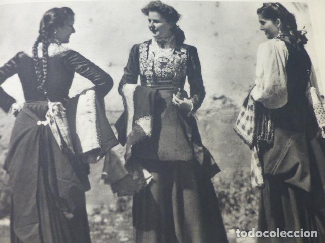 Documentos antiguos: RONCAL NAVARRA TIPOS ANTIGUA LAMINA HUECOGRABADO A&Ntilde;OS 40