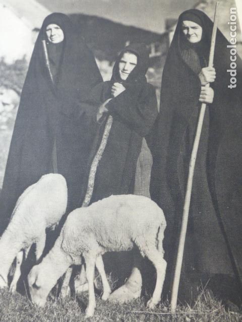 Alte Dokumente: VILLANUEVA DE AEZCOA NAVARRA TIPOS ANTIGUA LAMINA HUECOGRABADO A&Ntilde;OS 40