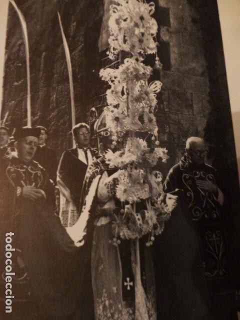 Old Documents: BARCELONA PORTANDO PALMA CEREMONIAL ANTIGUA LAMINA HUECOGRABADO