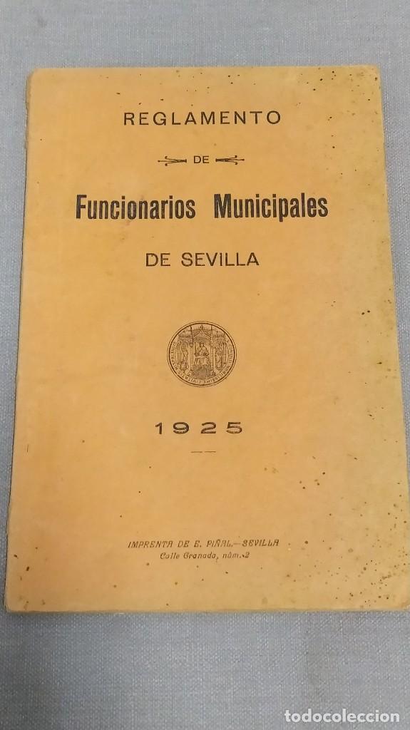 Documentos antiguos: Reglamento de funcionarios municipales de Sevilla 1925 - Foto 1