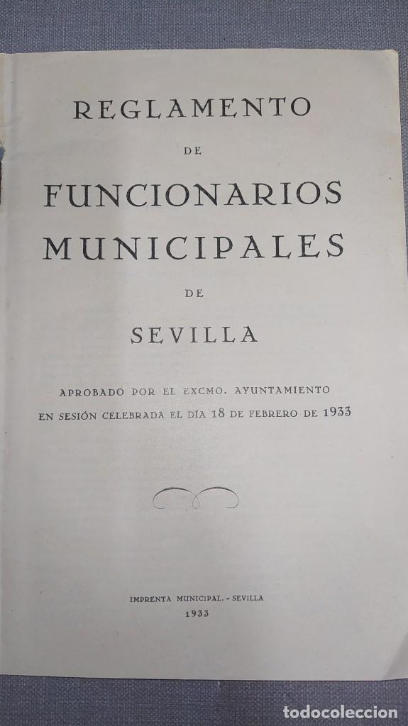Documentos antiguos: Reglamento de funcionarios municipales de Sevilla 1933 - Foto 2