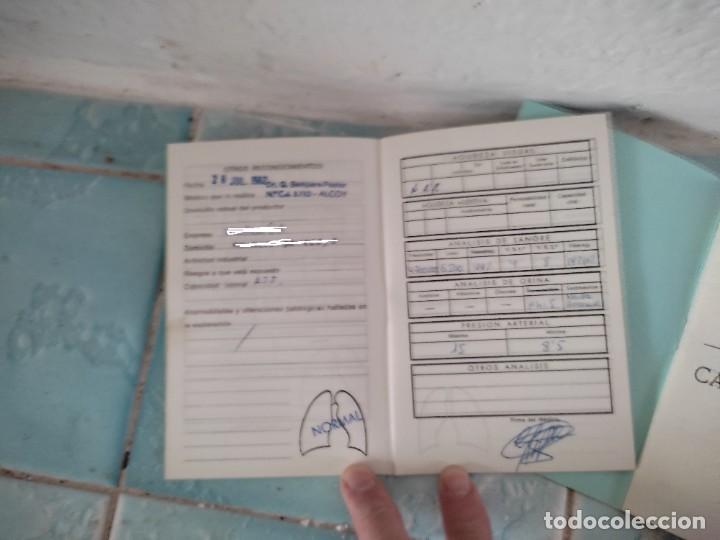 Documentos antiguos: 2 cartillas sanitarias - 1981 y 1982 - Foto 2