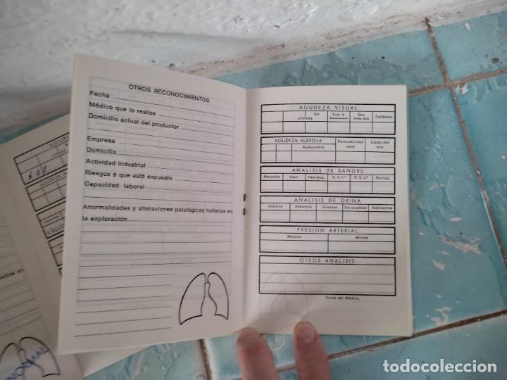 Documentos antiguos: 2 cartillas sanitarias - 1981 y 1982 - Foto 3