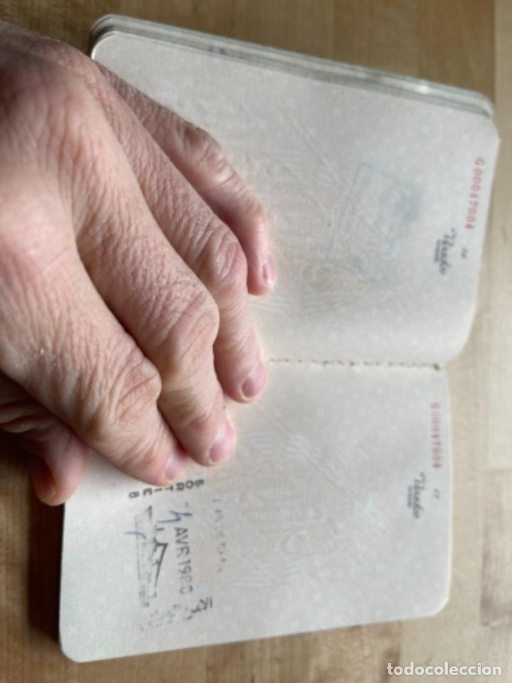 Documentos antiguos: PASAPORTE A&Ntilde;OS 70 FINALES DICTADIRA TRANSICI&Oacute;N SELLOS - Foto 3