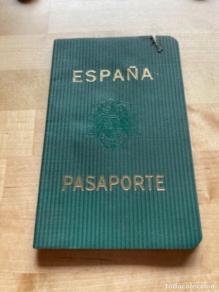 Documentos antiguos: PASAPORTE ESPA&Ntilde;A DICTADURA A&Ntilde;OS 60 sellos visados