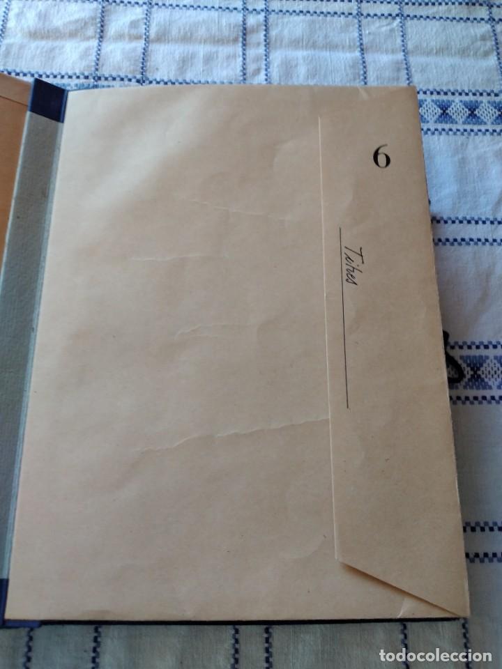 Documentos antiguos: Antiguo archivador de documentos tipo acorde&oacute;n, con sobres en el interior. - Foto 9