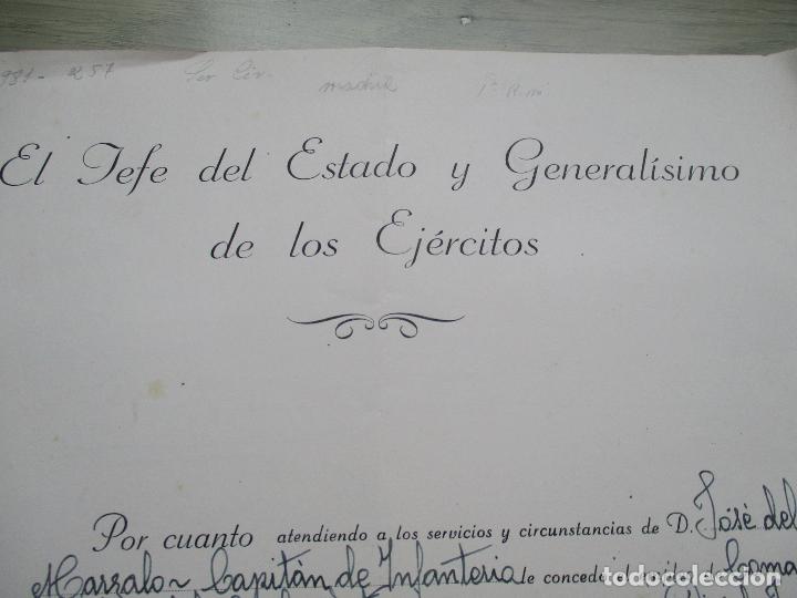 Documentos antiguos: DOCUMENTO: EL JEFE DEL ESTADO Y GENERAL&Iacute;SIMO DE LOS EJERCITOS, CONCEDE EL EMPLEO DE COMANDANTE -1962 - Foto 2