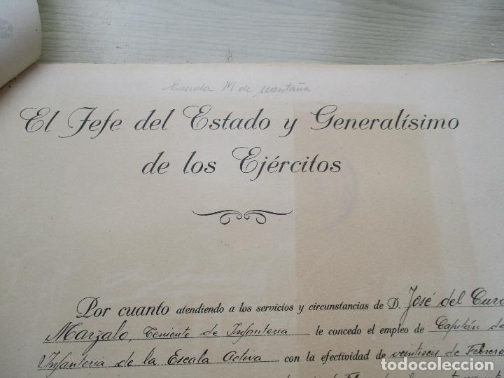 Documentos antiguos: DOCUMENTO: EL JEFE DEL ESTADO Y GENERAL&Iacute;SIMO DE LOS EJERCITOS, CONCEDE EL EMPLEO DE CAPIT&Aacute;N -1950 - Foto 3