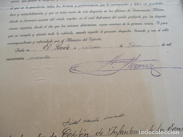 Documentos antiguos: DOCUMENTO: EL JEFE DEL ESTADO Y GENERAL&Iacute;SIMO DE LOS EJERCITOS, CONCEDE EL EMPLEO DE CAPIT&Aacute;N -1950 - Foto 4