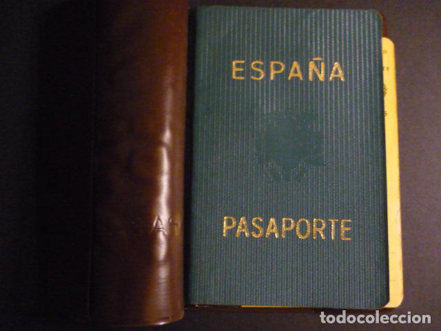 Documentos antiguos: PASAPORTE ESPA&Ntilde;A 1969 EN FUNDA Y CON CERTIFICADO INTERNACIONAL DE VACUNACION