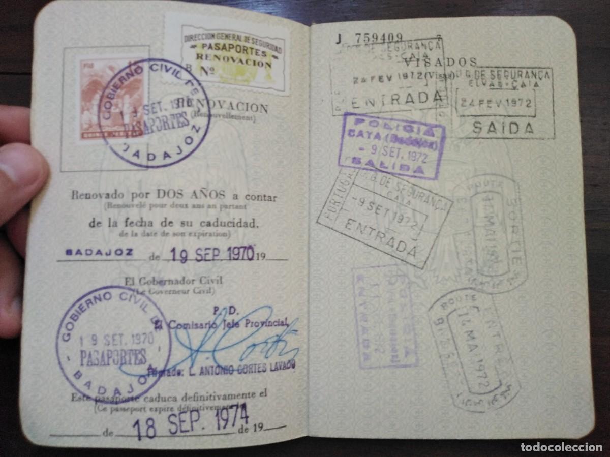 Documentos antiguos: Pasaporte espa&ntilde;ol. Badajoz 1970. - Foto 6