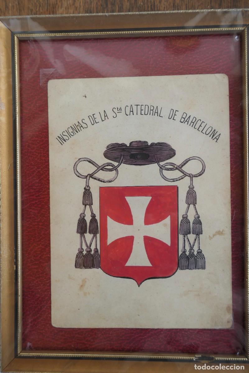 Documentos antigos: ANTIGUA INSIGNIA DE LA CATEDRAL DE BARCELONA ENMARCADA- 11 X 15,5CM