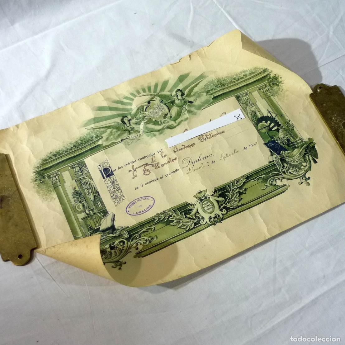 Documentos antiguos: Diploma Academia Polit&eacute;cnica de Larache Marruecos 1940, 49,5 x 34,5 cm