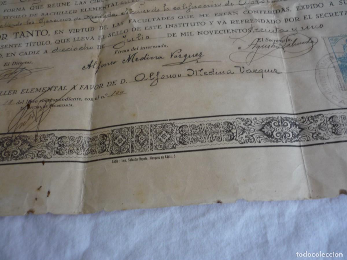 Documentos antiguos: T&iacute;tulo 1931 Bachiller Elemental C&aacute;diz 32 x 43 cent&iacute;metros - Foto 4