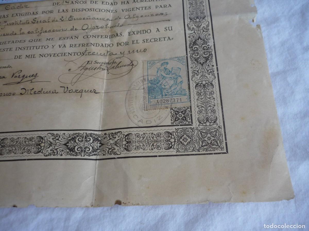 Documentos antiguos: T&iacute;tulo 1931 Bachiller Elemental C&aacute;diz 32 x 43 cent&iacute;metros - Foto 5