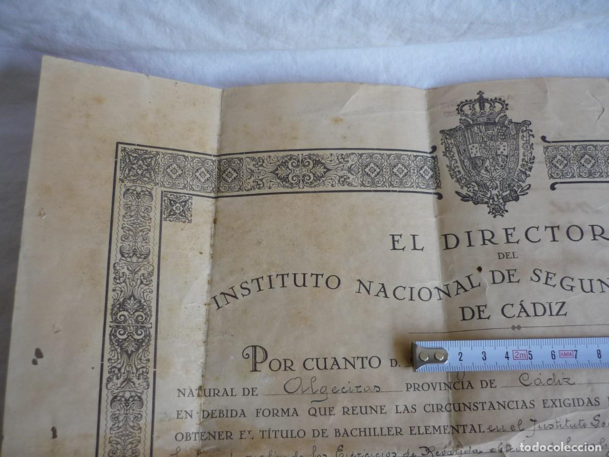 Documentos antiguos: T&iacute;tulo 1931 Bachiller Elemental C&aacute;diz 32 x 43 cent&iacute;metros - Foto 7