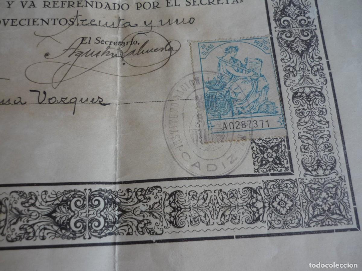 Documentos antiguos: T&iacute;tulo 1931 Bachiller Elemental C&aacute;diz 32 x 43 cent&iacute;metros - Foto 9