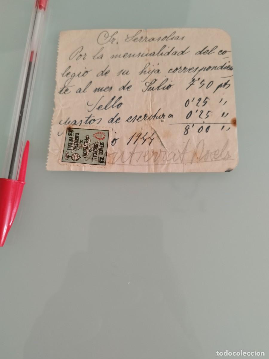 Documentos antigos: Antiguo recibo escolar del a&ntilde;o 1944, sello falange servicio sindical.