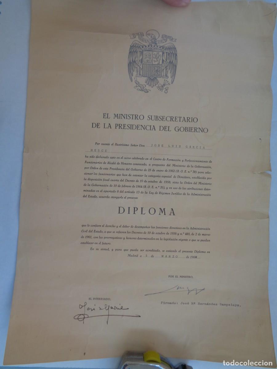 Old Documents: PRESIDENCIA DEL GOBIERNO: DIPLOMA FUNCIONARIO ADMINISTRACION CIVIL DEL ESTADO. MADRID, 1964