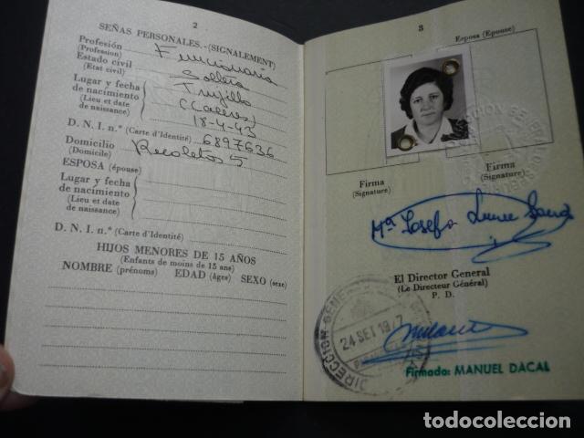 Documentos antiguos: PASAPORTE ESPA&Ntilde;A 1977 - Foto 3