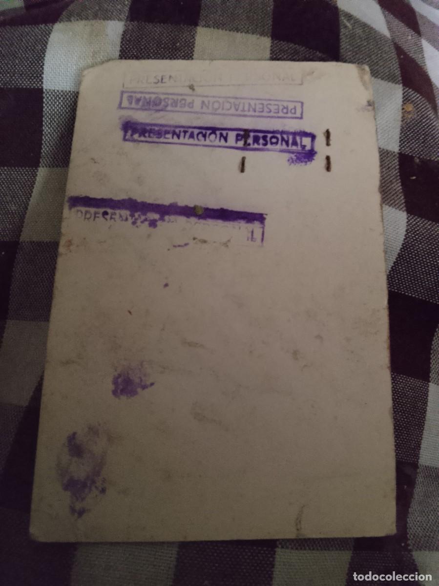 Documentos antiguos: Carnet de instituto nacional de previsi&oacute;n 1949 - Foto 2