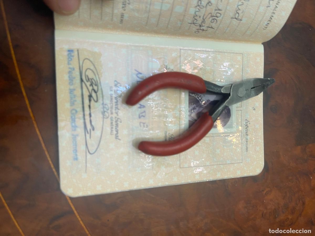 Documentos antiguos: Pasaporte de Espa&ntilde;a Expedido en MADRID -1988 - Foto 3