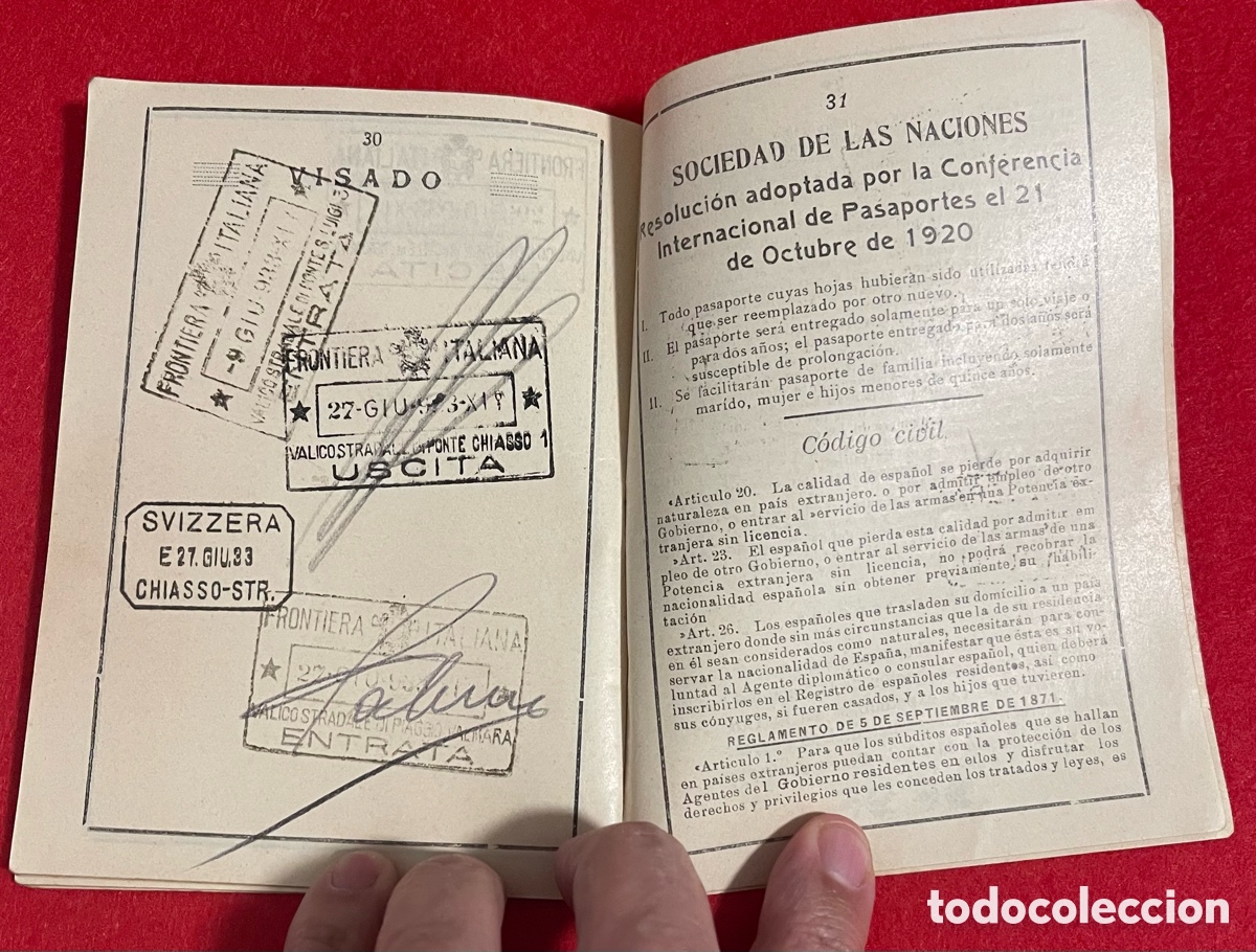 Documentos antiguos: Antiguo pasaporte de la Rep&uacute;blica espa&ntilde;ola. - Foto 8