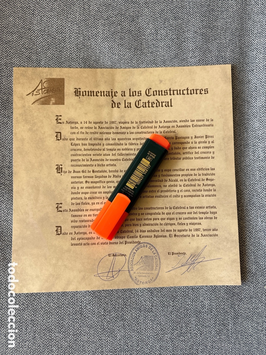Documentos antiguos: Tarjeta Homenaje a los constructores de la Catedral Astorga. 1997. ASM