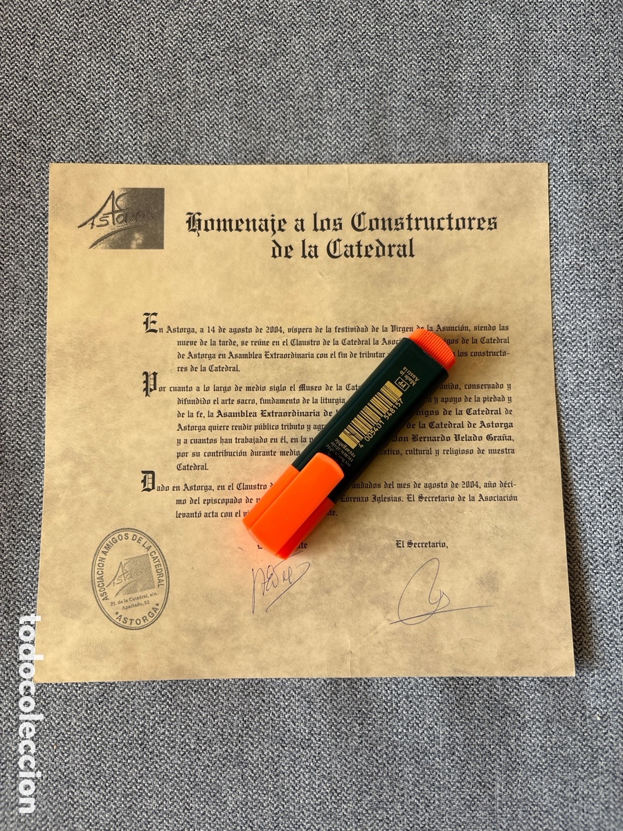 Documentos antiguos: Tarjeta Homenaje a los constructores de la Catedral Astorga. 2004. ASM