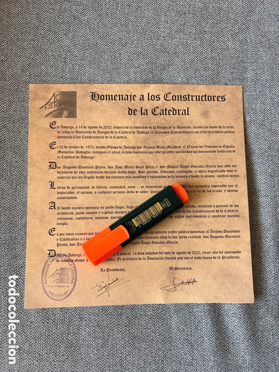 Documentos antiguos: Tarjeta Homenaje a los constructores de la Catedral Astorga. 2022. ASM - Foto 1