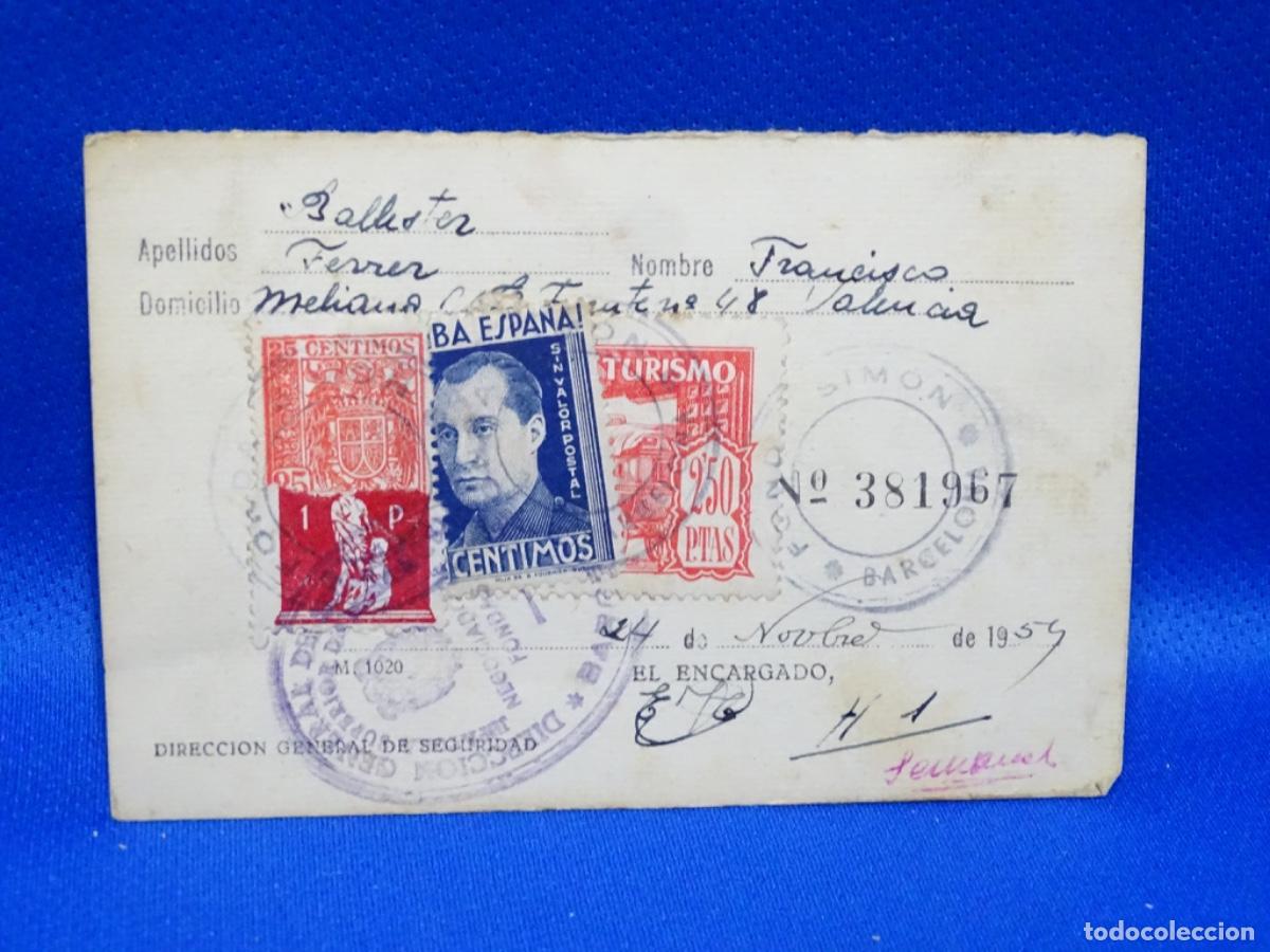 Documentos antiguos: RESGUARDO POLICIAL DE CONTROL DE HOSPEDAJE. FONDA SIM&Oacute;N BARCELONA 1954. SELLOS EPOCA.