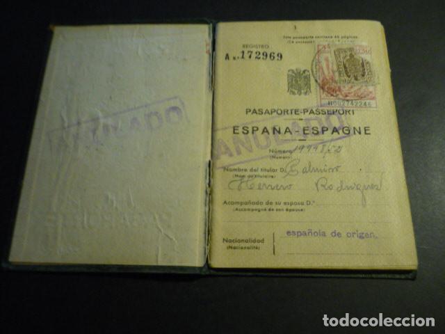 Documentos antiguos: ESPA&Ntilde;A PASAPORTE 1952 - Foto 2